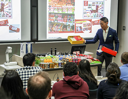 Professor Yoshi Fujikawa giving  a lecture during GNW about marketing in Japan